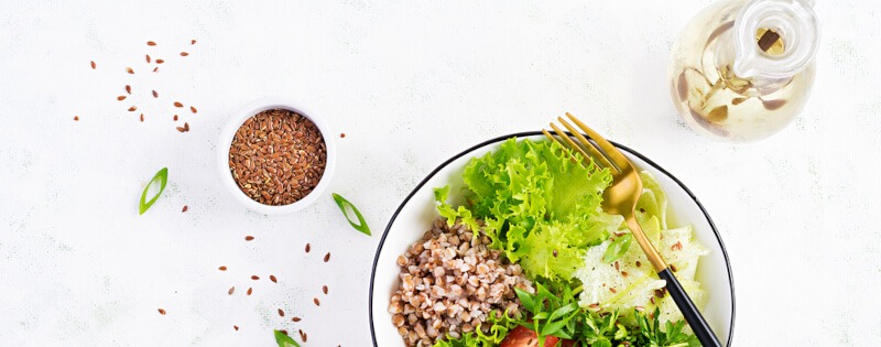 Insalate di cereali bio: 5 ricette estive complete e proteiche